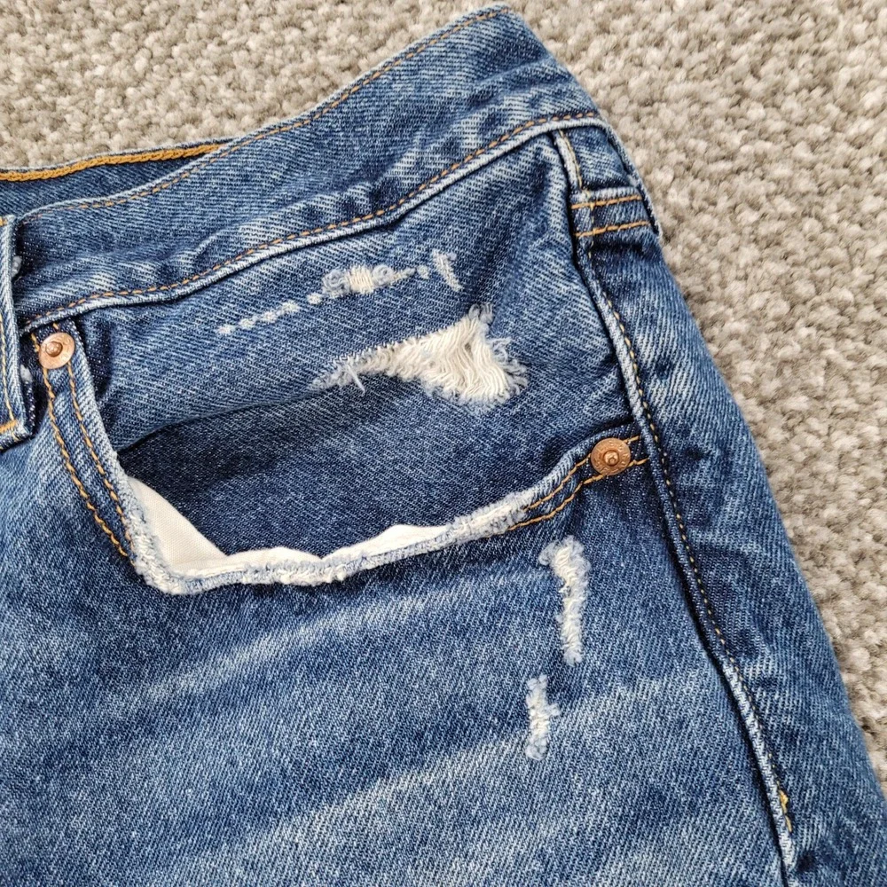 Levis 501 Original Fit Distressed Jeans Mens 31x30 Blue Denim Button Fly 5273